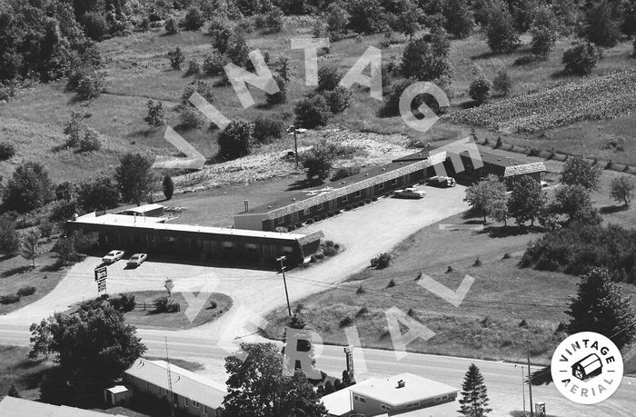 Baw Beese Inn (Hillsdale Motel) - 1978 (newer photo)